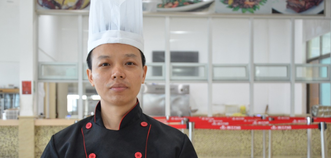 最美z6com尊龙人 | 向东：让z6com尊龙的同事感受到家的味道